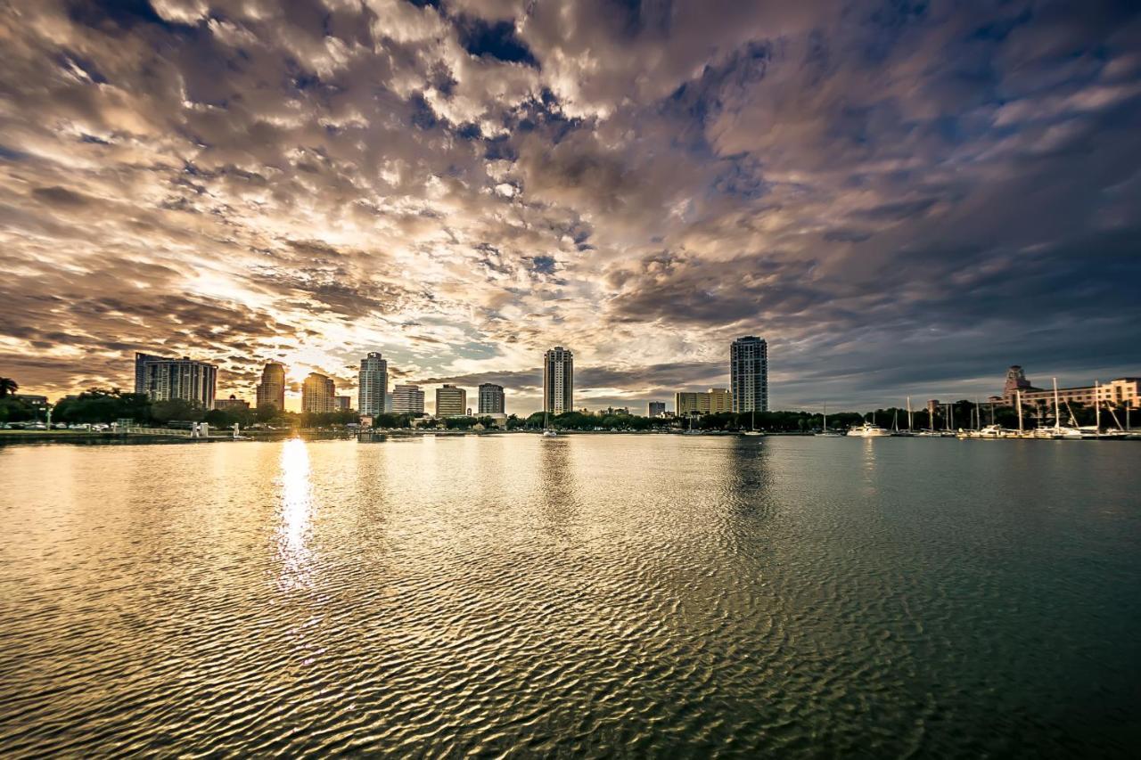 St. Petersburg Downtown Apartments エクステリア 写真